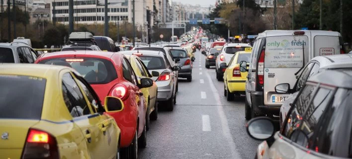 Χάος! Μποτιλιάρισμα στον Κηφισό και στα δύο ρεύματα